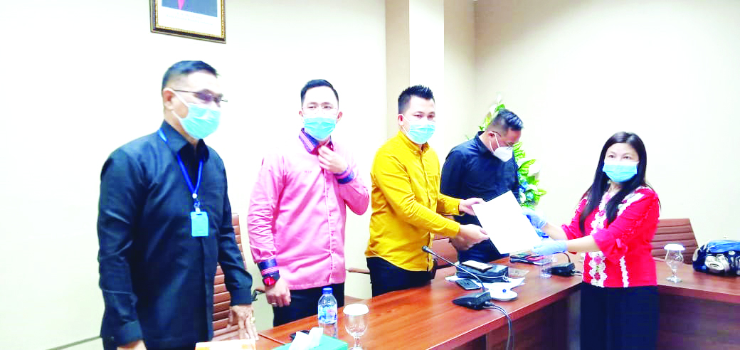 Guru Honorer Tuntut Diangkat PNS Tanpa Dites